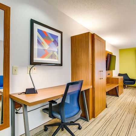 Holiday Inn Express Vincennes Exterior photo
