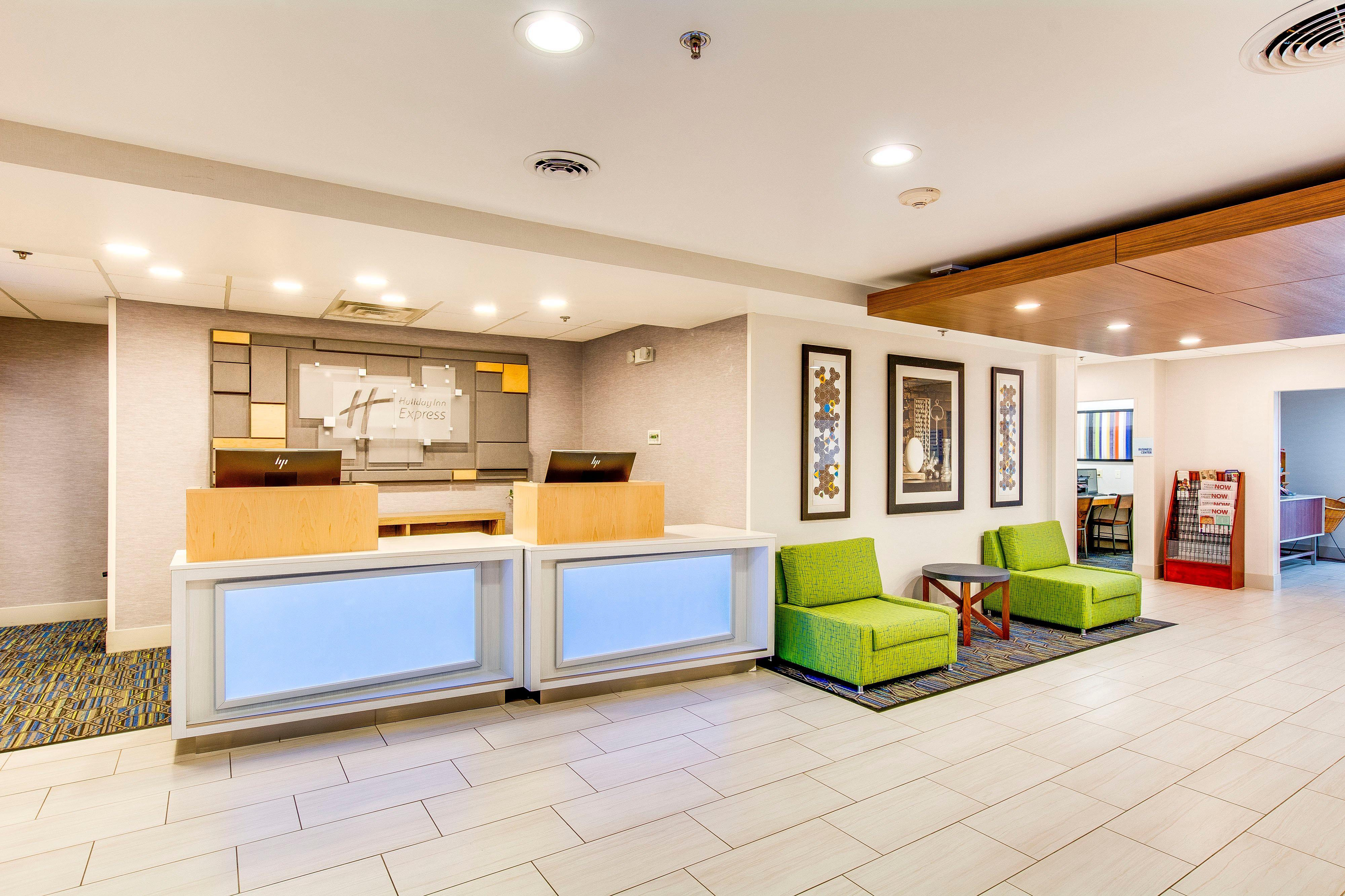 Holiday Inn Express Vincennes Exterior photo
