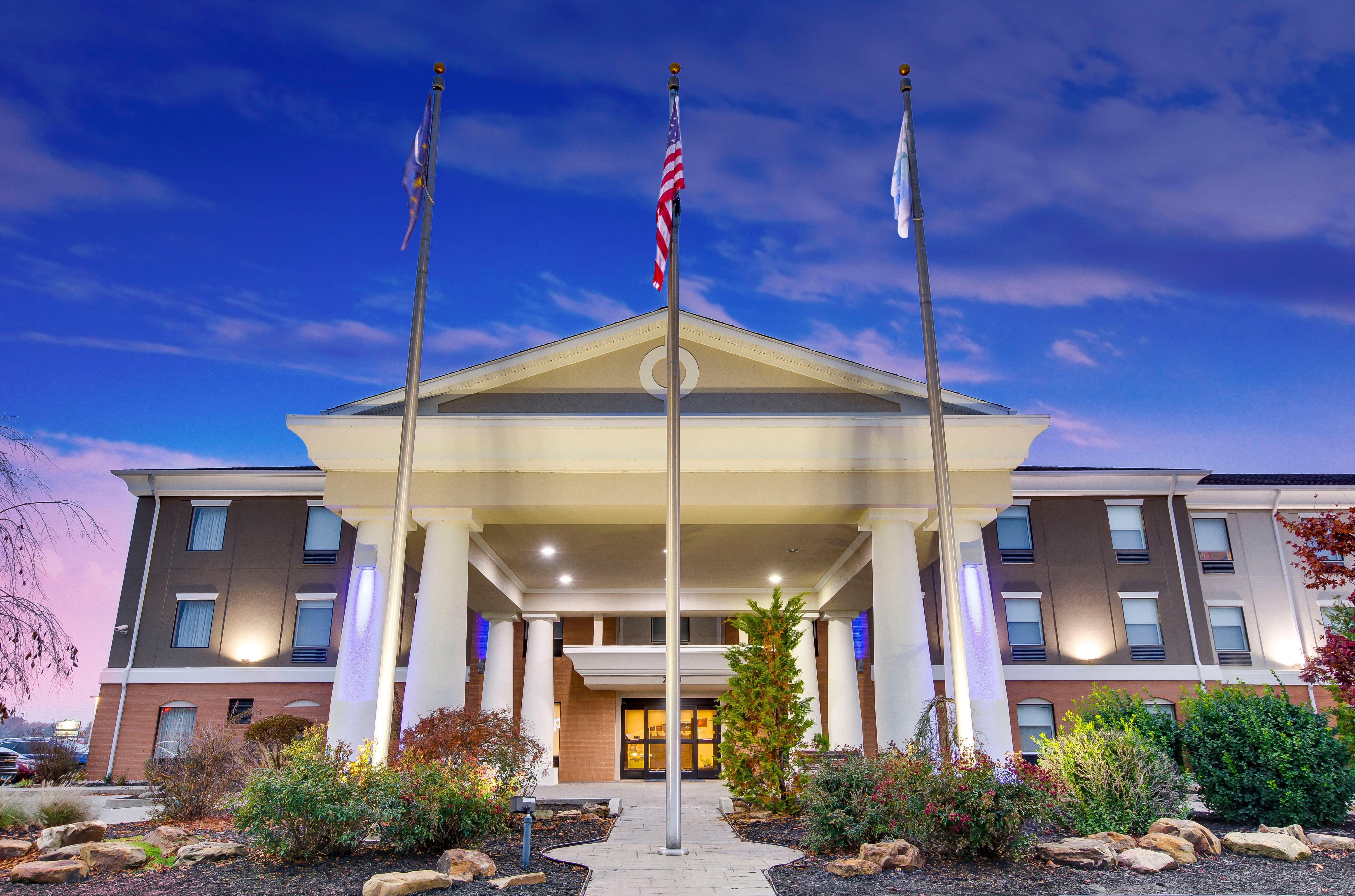 Holiday Inn Express Vincennes Exterior photo