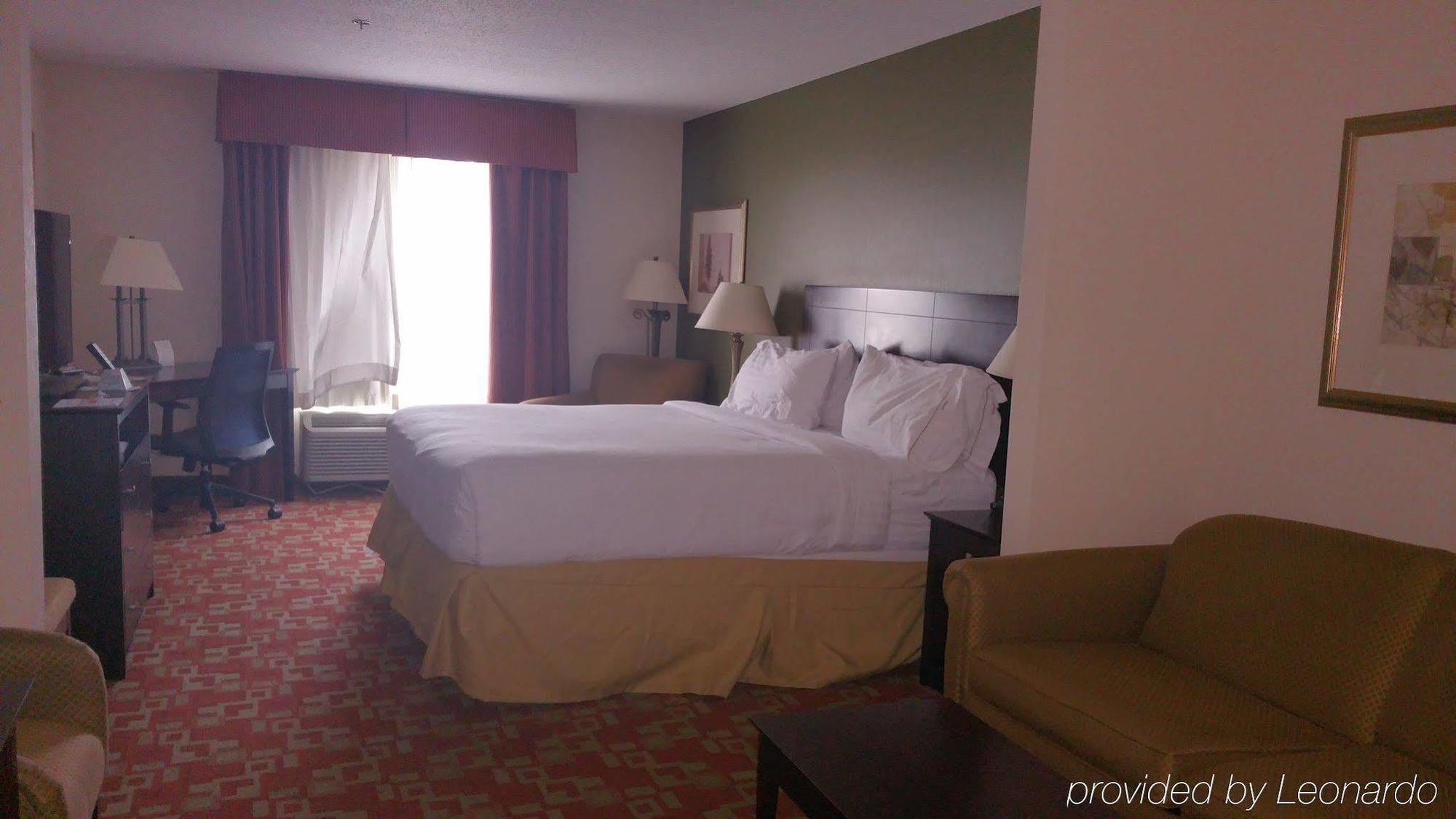 Holiday Inn Express Vincennes Exterior photo
