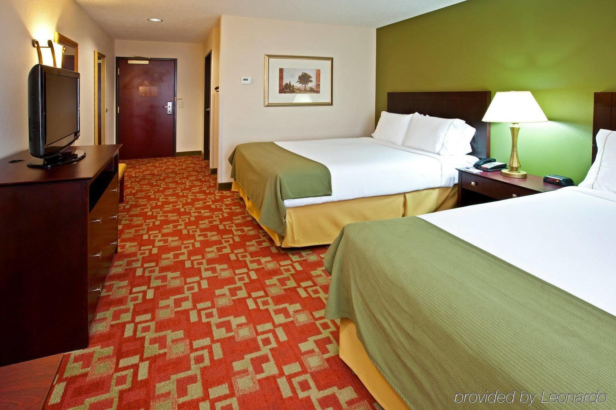 Holiday Inn Express Vincennes Exterior photo